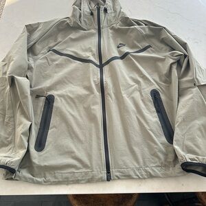 NWOT Nike Windbreaker